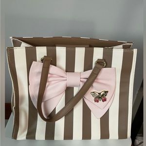 Betsey johnson bag light pink with white and brown
